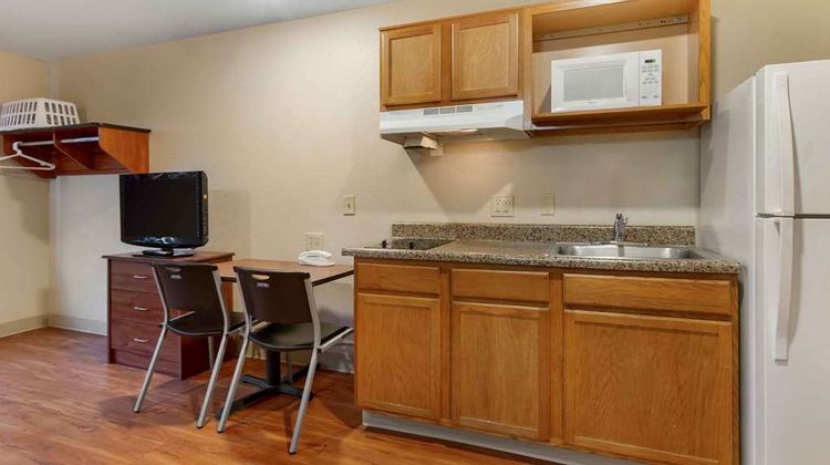 Extended Stay America Kansas City South Room