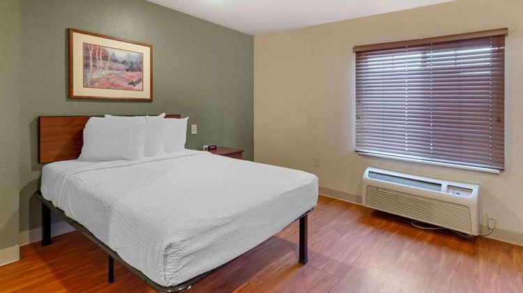 Extended Stay America Kansas City South Room