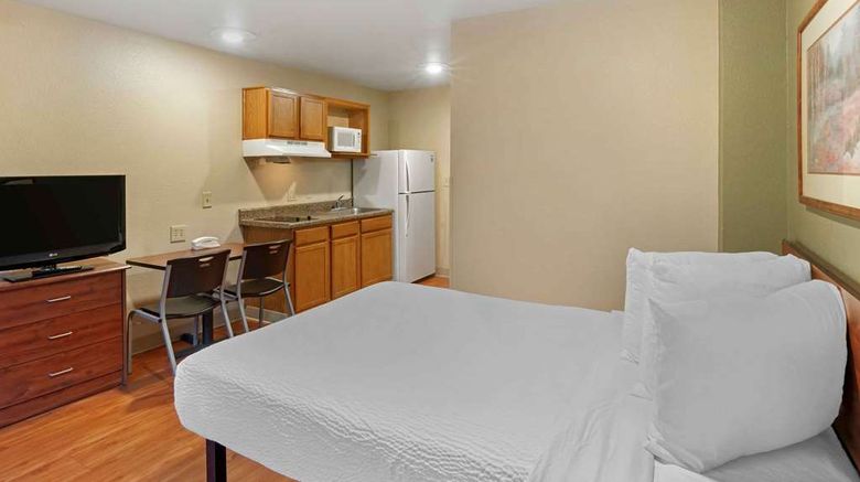 <b>Extended Stay America Kansas City South Room</b>. Images powered by <a href="https://iceportal.shijigroup.com/" title="IcePortal" target="_blank">IcePortal</a>.