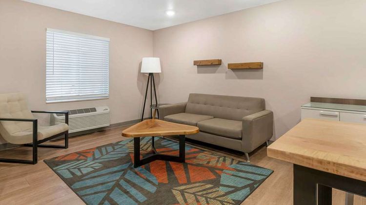Extended Stay America Select SDF Airport Lobby