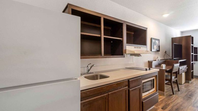 <b>Extended Stay America Select Clearwater Room</b>. Images powered by <a href="https://iceportal.shijigroup.com/" title="IcePortal" target="_blank">IcePortal</a>.