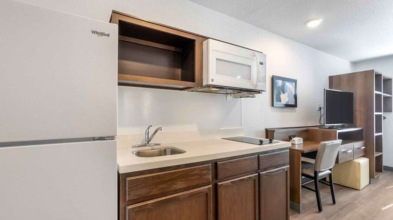 <b>Extended Stay America Select Clearwater Room</b>. Images powered by <a href="https://iceportal.shijigroup.com/" title="IcePortal" target="_blank">IcePortal</a>.