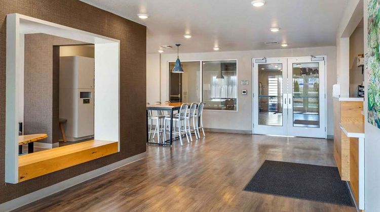 Extended Stay America Suites Boston N Lobby