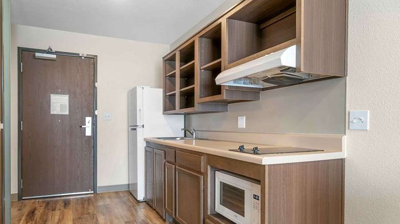 <b>Extended Stay America Select Rochester Room</b>. Images powered by <a href="https://iceportal.shijigroup.com/" title="IcePortal" target="_blank">IcePortal</a>.