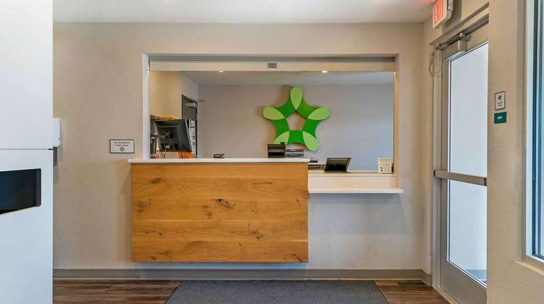<b>Extended Stay America Select Rochester Lobby</b>. Images powered by <a href="https://iceportal.shijigroup.com/" title="IcePortal" target="_blank">IcePortal</a>.