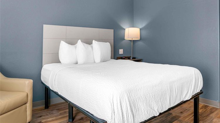Extended Stay America Select Rochester Room