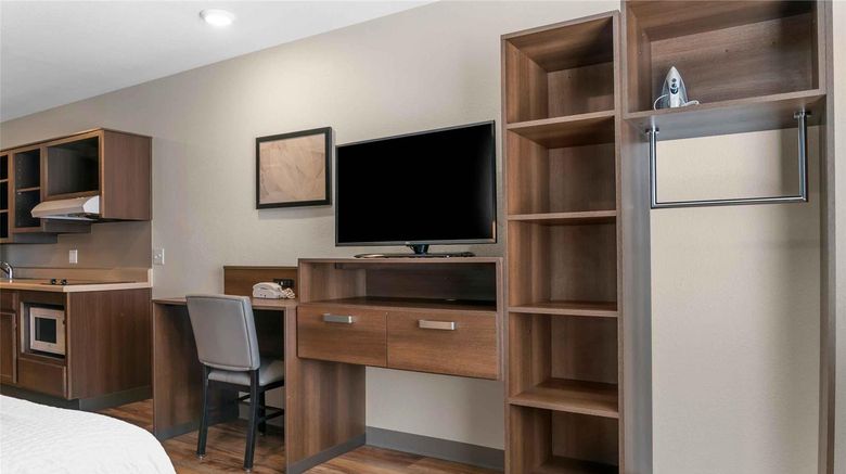 <b>Extended Stay America Select Rochester Room</b>. Images powered by <a href="https://iceportal.shijigroup.com/" title="IcePortal" target="_blank">IcePortal</a>.