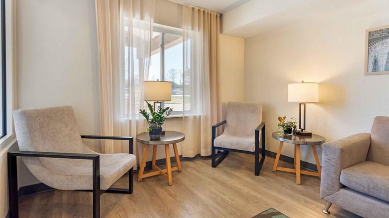 <b>Extended Stay America Select Fridley Lobby</b>. Images powered by <a href="https://iceportal.shijigroup.com/" title="IcePortal" target="_blank">IcePortal</a>.