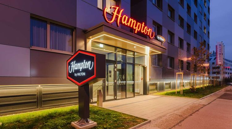 Hampton by Hilton Vienna City West Exterior