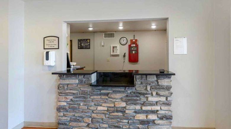 <b>Extended Stay America Select Denver Apt Lobby</b>. Images powered by <a href="https://iceportal.shijigroup.com/" title="IcePortal" target="_blank">IcePortal</a>.