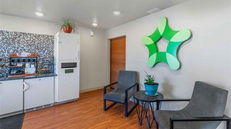 Extended Stay America Select Denver Apt Lobby
