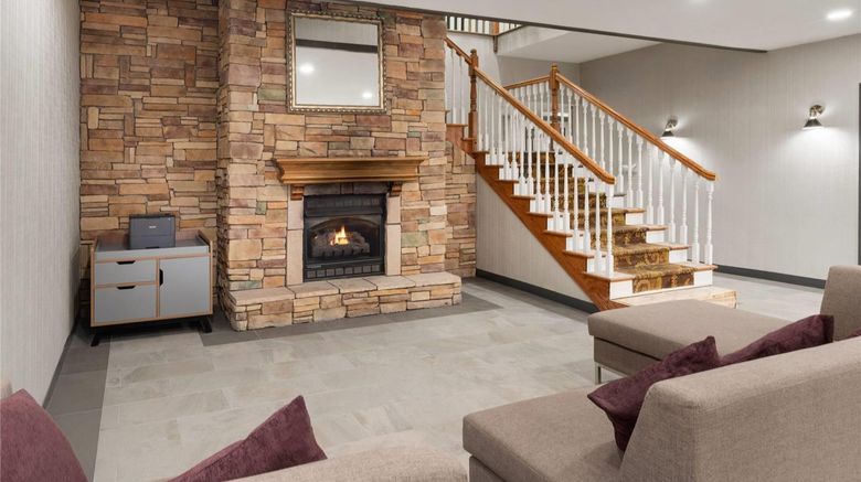 <b>Wingate by Wyndham Mansfield Ohio Lobby</b>. Images powered by <a href="https://iceportal.shijigroup.com/" title="IcePortal" target="_blank">IcePortal</a>.