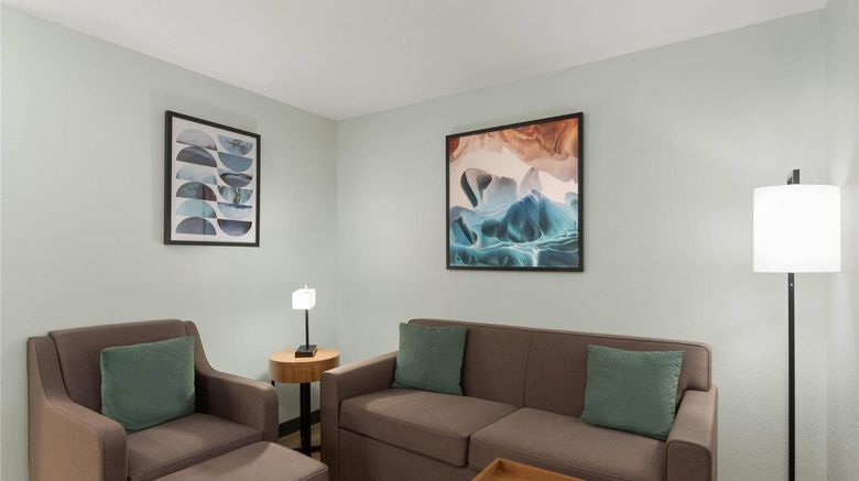 <b>Wingate by Wyndham Mansfield Ohio Suite</b>. Images powered by <a href="https://iceportal.shijigroup.com/" title="IcePortal" target="_blank">IcePortal</a>.