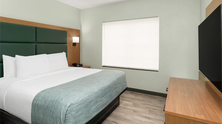 <b>Wingate by Wyndham Mansfield Ohio Suite</b>. Images powered by <a href="https://iceportal.shijigroup.com/" title="IcePortal" target="_blank">IcePortal</a>.