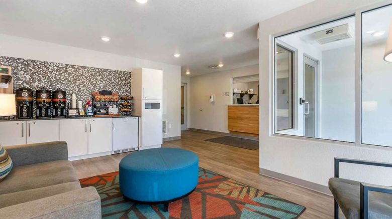 <b>Extended Stay America Portland East Lobby</b>. Images powered by <a href="https://iceportal.shijigroup.com/" title="IcePortal" target="_blank">IcePortal</a>.