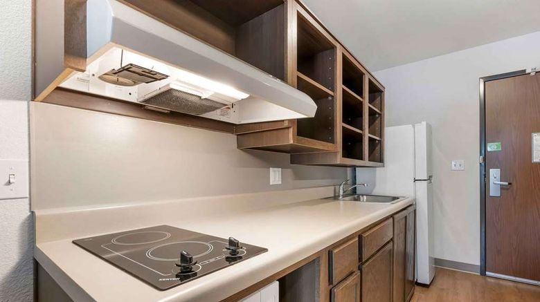 <b>Extended Stay America Portland East Room</b>. Images powered by <a href="https://iceportal.shijigroup.com/" title="IcePortal" target="_blank">IcePortal</a>.