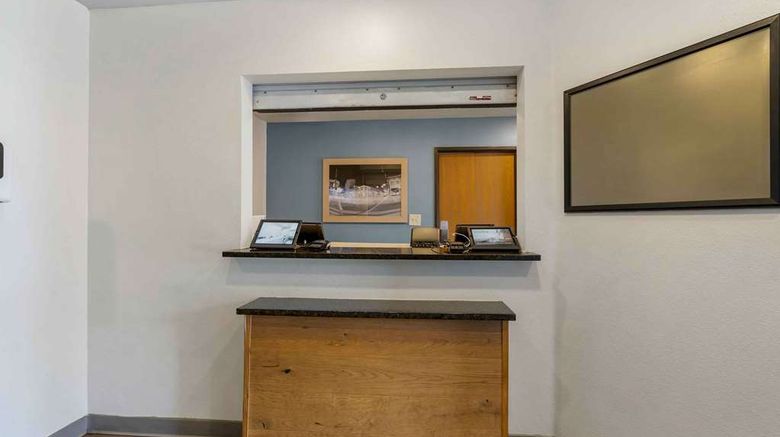 <b>Extended Stay America Select Lakeland Lobby</b>. Images powered by <a href="https://iceportal.shijigroup.com/" title="IcePortal" target="_blank">IcePortal</a>.