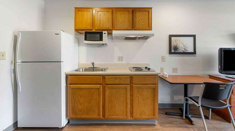 <b>Extended Stay America Select Lakeland Room</b>. Images powered by <a href="https://iceportal.shijigroup.com/" title="IcePortal" target="_blank">IcePortal</a>.