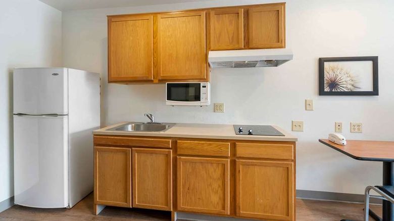 <b>Extended Stay America Select Lakeland Room</b>. Images powered by <a href="https://iceportal.shijigroup.com/" title="IcePortal" target="_blank">IcePortal</a>.