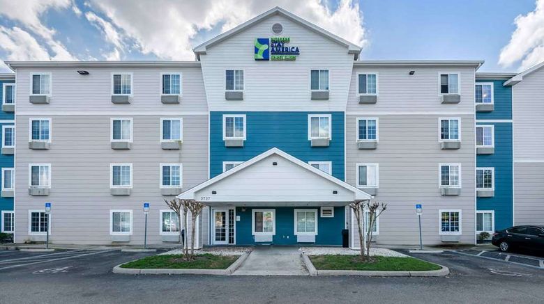 Extended Stay America Select Orlando Apt Exterior. Images powered by <a href="https://iceportal.shijigroup.com" target="_blank" rel="noopener">Ice Portal</a>.