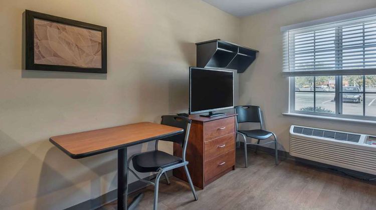 Extended Stay America Select Orlando Apt Room