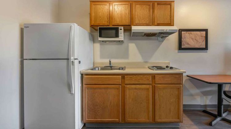 Extended Stay America Select Orlando Apt Room