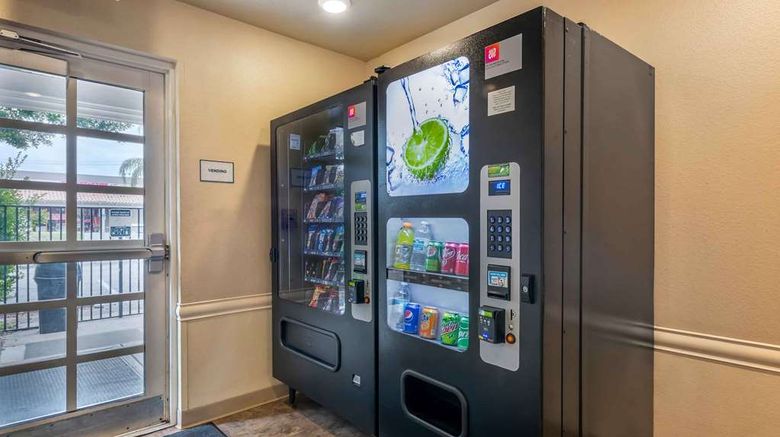 <b>Extended Stay America Lake Worth Lobby</b>. Images powered by <a href="https://iceportal.shijigroup.com/" title="IcePortal" target="_blank">IcePortal</a>.