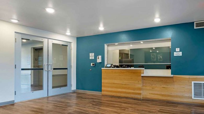 <b>Extended Stay America Select Orlando Apt Lobby</b>. Images powered by <a href="https://iceportal.shijigroup.com/" title="IcePortal" target="_blank">IcePortal</a>.