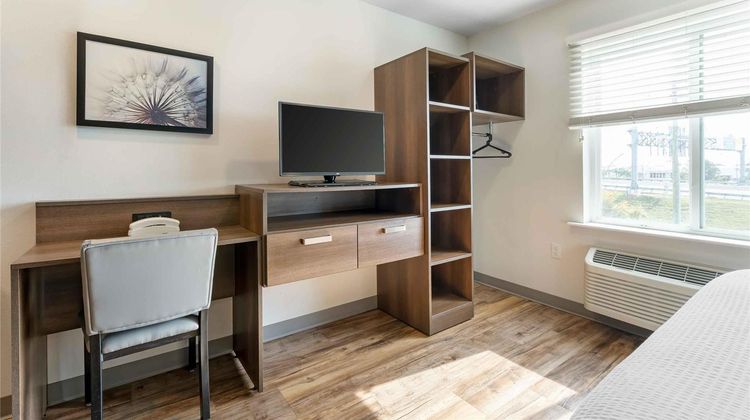 Extended Stay America Select Orlando Apt Room