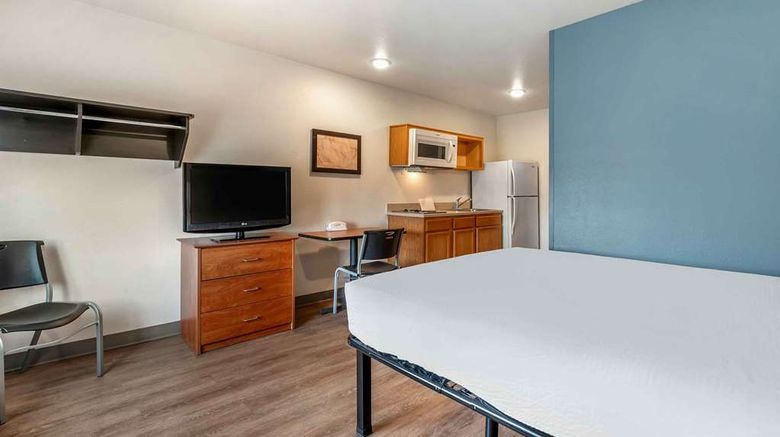 <b>Extended Stay America Select IND Airport Room</b>. Images powered by <a href="https://iceportal.shijigroup.com/" title="IcePortal" target="_blank">IcePortal</a>.