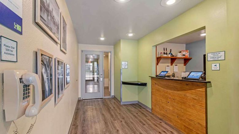 <b>Extended Stay America Indianapolis Lobby</b>. Images powered by <a href="https://iceportal.shijigroup.com/" title="IcePortal" target="_blank">IcePortal</a>.