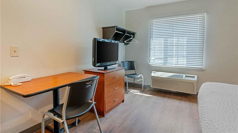 <b>Extended Stay America Select Lawrence Room</b>. Images powered by <a href="https://iceportal.shijigroup.com/" title="IcePortal" target="_blank">IcePortal</a>.