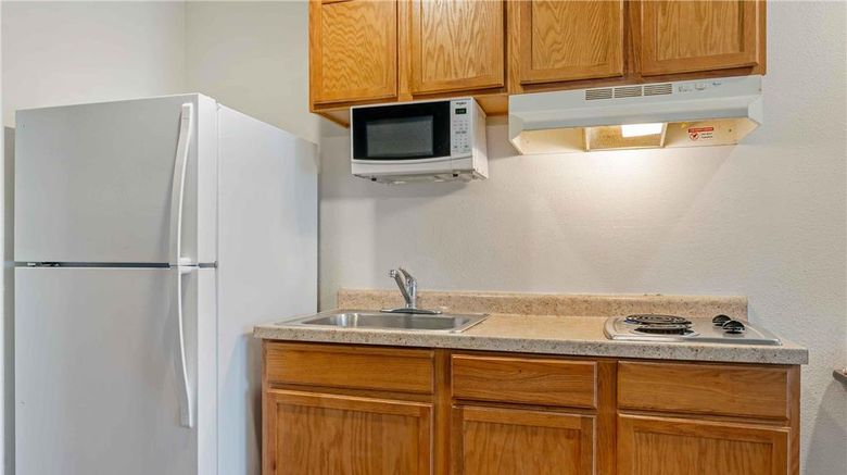 <b>Extended Stay America Select Lawrence Room</b>. Images powered by <a href="https://iceportal.shijigroup.com/" title="IcePortal" target="_blank">IcePortal</a>.