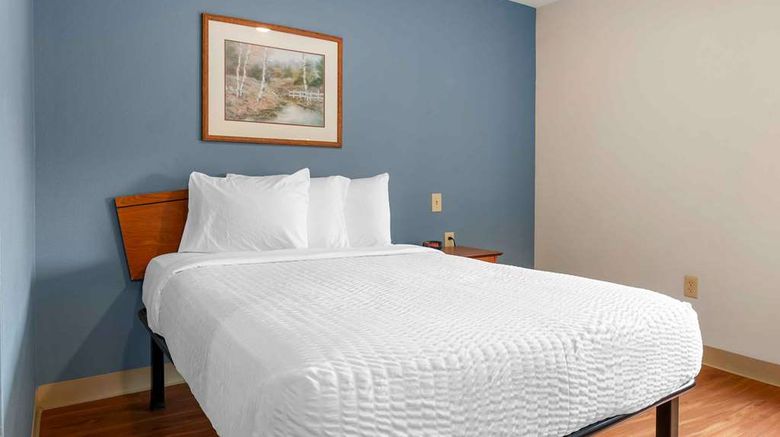 <b>Extended Stay America Select Plainfield Room</b>. Images powered by <a href="https://iceportal.shijigroup.com/" title="IcePortal" target="_blank">IcePortal</a>.