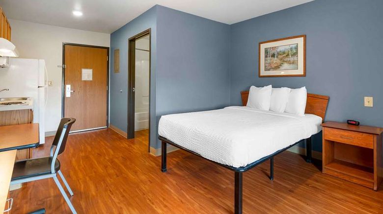 <b>Extended Stay America Select Plainfield Room</b>. Images powered by <a href="https://iceportal.shijigroup.com/" title="IcePortal" target="_blank">IcePortal</a>.