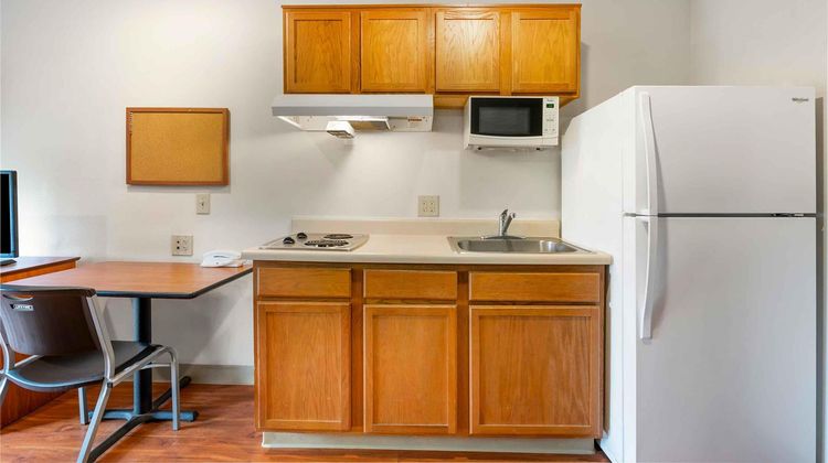 Extended Stay America Select Plainfield Room