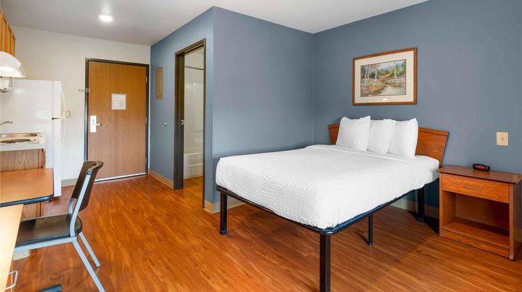 Extended Stay America Select Plainfield Room
