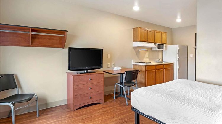 Extended Stay America Select Airport Room