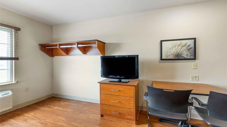 Extended Stay America Select Airport Room