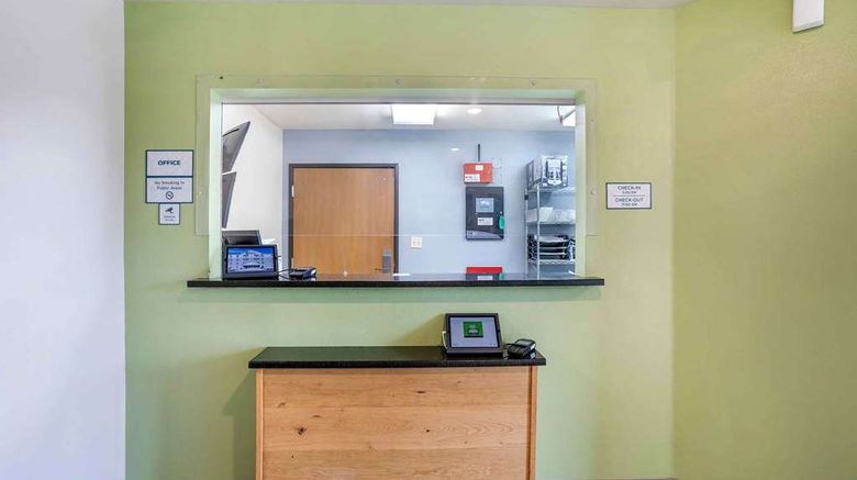 <b>Extended Stay America Select Springfield Lobby</b>. Images powered by <a href="https://iceportal.shijigroup.com/" title="IcePortal" target="_blank">IcePortal</a>.