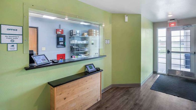 <b>Extended Stay America Select Springfield Lobby</b>. Images powered by <a href="https://iceportal.shijigroup.com/" title="IcePortal" target="_blank">IcePortal</a>.