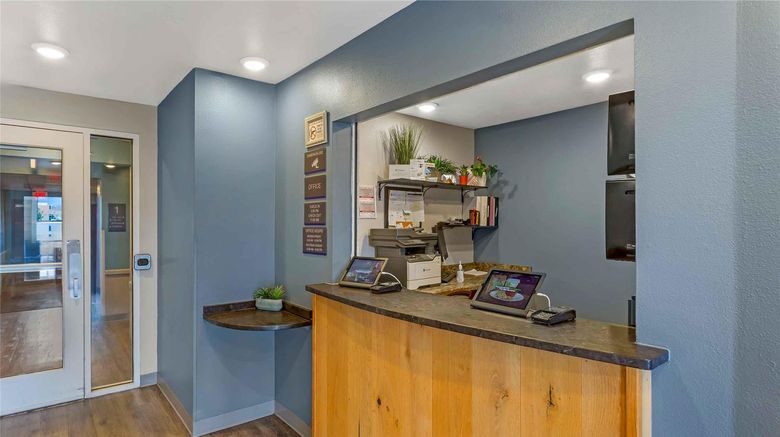 <b>Extended Stay America Select Las Cruces Lobby</b>. Images powered by <a href="https://iceportal.shijigroup.com/" title="IcePortal" target="_blank">IcePortal</a>.