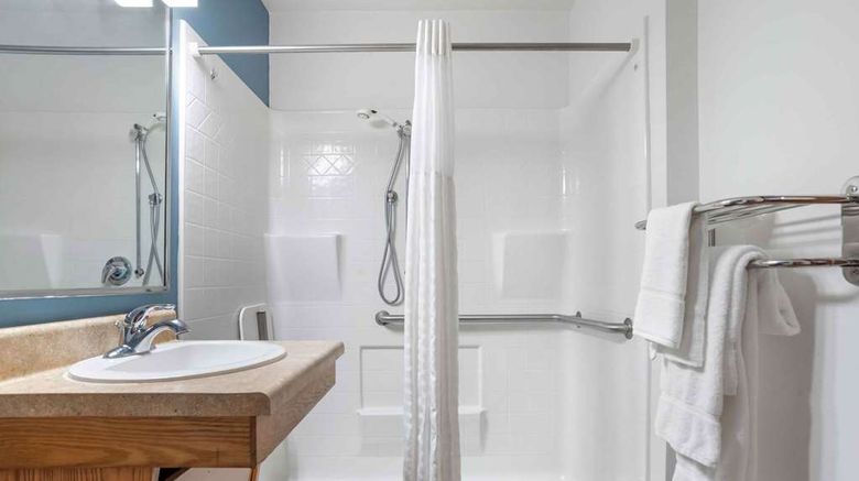 <b>Extended Stay America Select Airport Room</b>. Images powered by <a href="https://iceportal.shijigroup.com/" title="IcePortal" target="_blank">IcePortal</a>.