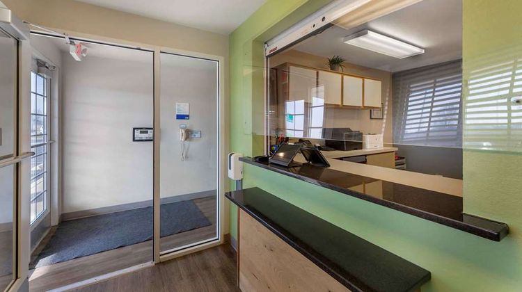 Extended Stay America Select Cleveland Lobby