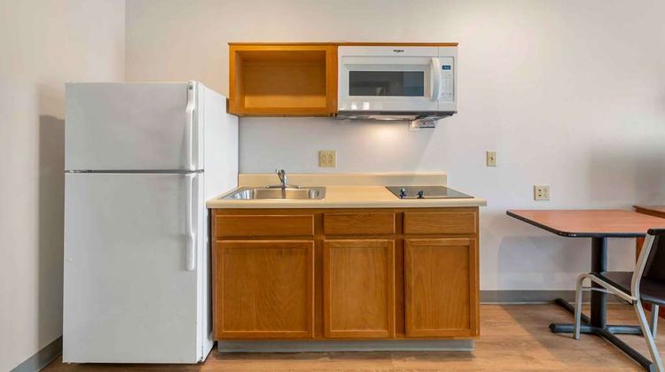 Extended Stay America Select Cleveland Room