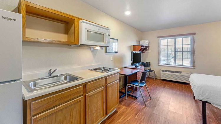 Extended Stay America Select Cleveland Room