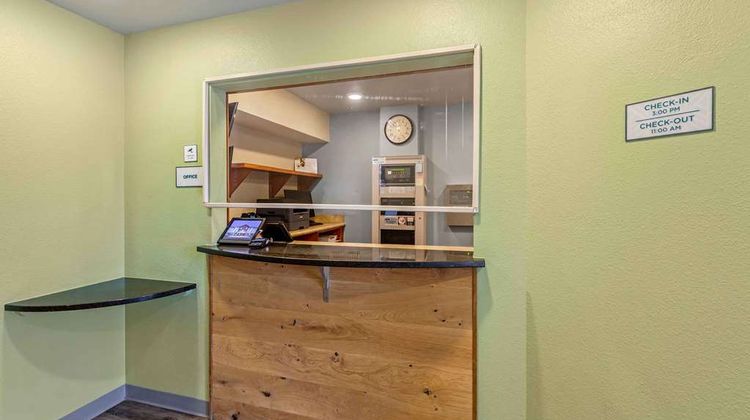 Extended Stay America Select Cleveland Lobby