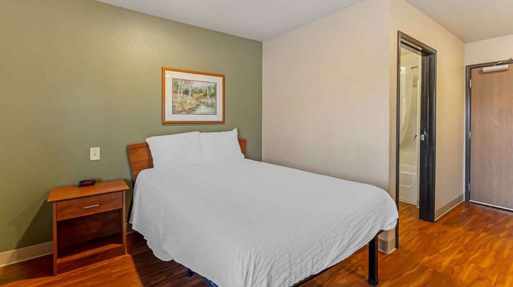 Extended Stay America Select Cleveland Room