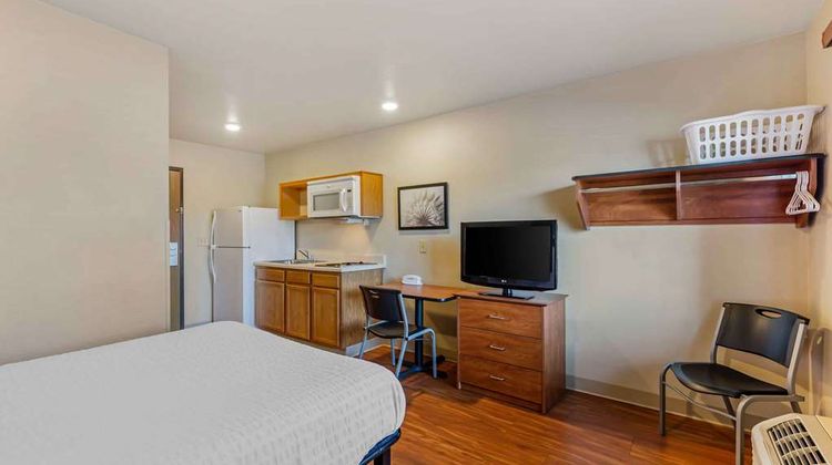 Extended Stay America Select Cleveland Room