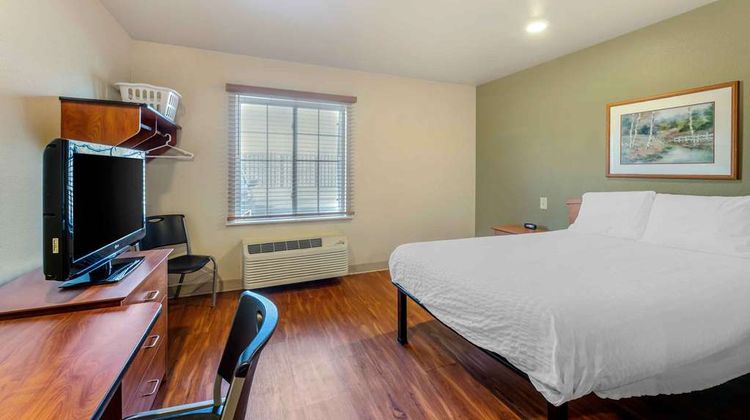 Extended Stay America Select Cleveland Room